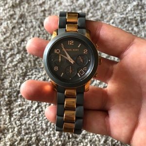 Micheal Kors silicone gray watch